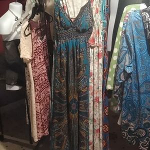 4 maxi dresses👉🏾 sz s, m, 10,s